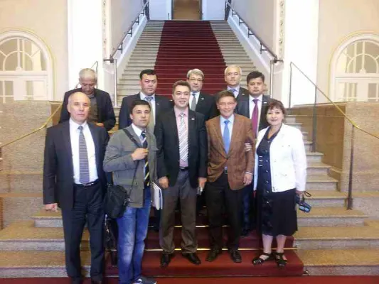 Bild: OWWC begrüßt Delegation aus Usbekistan
