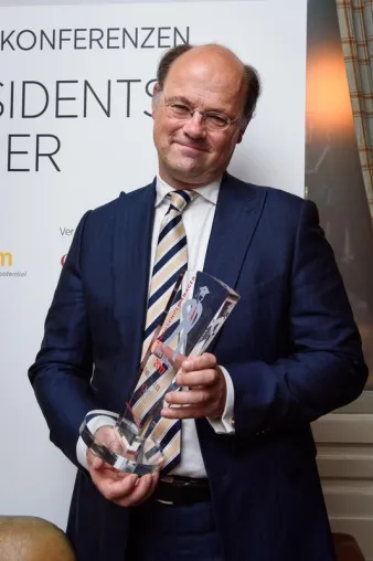 Bild: Hans-Hennig von Grünberg von der Hochschule Niederrhein ist Hochschulmanager des Jahres 2017