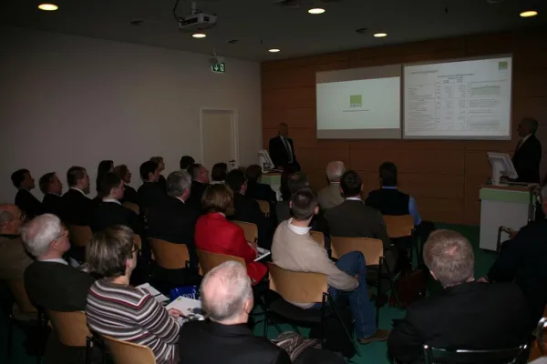 Bild: Vortrag zur Zusammenarbeit zwischen Steuerberater und Banken