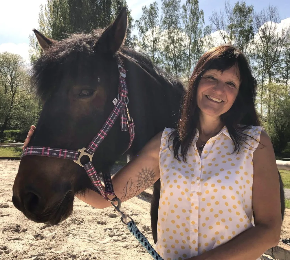 Eva Fischer mit Pferdecoach Gloria