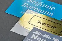 Bild: deGUT-Visitenkartentrends: Unternehmer setzen auf minimalistische Akzente und besondere Papiersorten