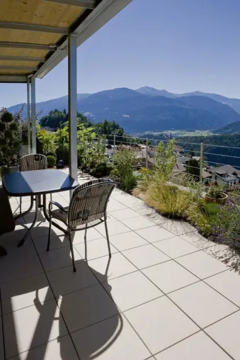 Bild: Mit Terrassenplatten von Rinn Wohngefühl und Funktionalität im Garten verbinden