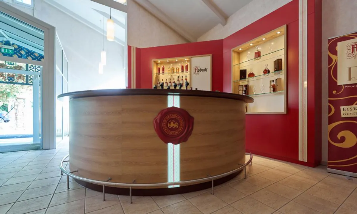 Rüdesheimer Traditionshaus Asbach Wein Destillerie