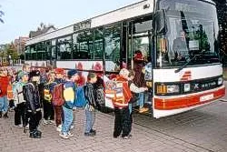 JuLis fordern mehr Sicherheit in Schulbussen Bild: JuLis fordern mehr Sicherheit in Schulbussen