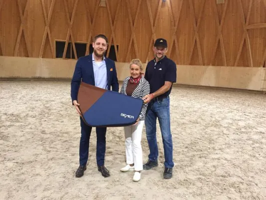 Bild: Einladung zur Vorstellung des neuen BEMER Veterinary Horse Set