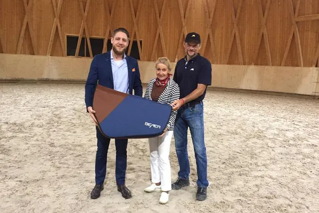 Bild: Einladung zur Vorstellung des neuen BEMER Veterinary Horse Set