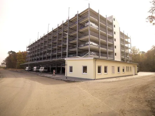 Park & Fly-Dienstleister tourcare: Spitzenauslastung von 85 Prozent seit Parkhauseröffnung im Oktober 2007 Bild: Park & Fly-Dienstleister tourcare: Spitzenauslastung von 85 Prozent seit Parkhauseröffnung im Oktober 2007