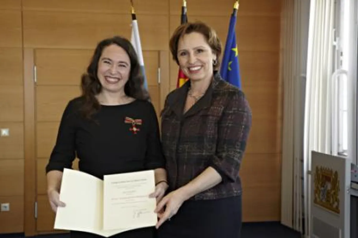 Inge Bell und Staatsministerin Christine Haderthauer