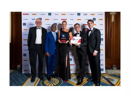 Bild: BESONDERS SEIN als einer der besten Arbeitgeber in Europa 2022 eingestuft