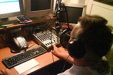 Der Sonnensender mit moderierten Sendungen im Nachtprogramm Bild: Der Sonnensender mit moderierten Sendungen im Nachtprogramm