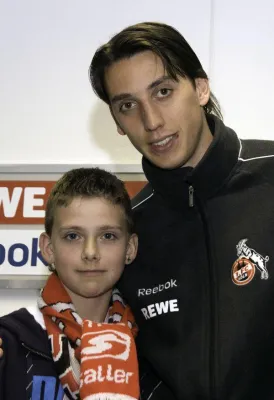 Bild: Krüger erfüllt Herzenswünsche im Rahmen der bundesweiten Arche-Aktion Puzzle der Wünsche