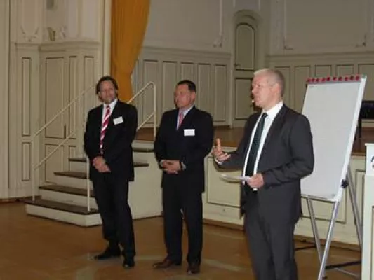 Bild: Das 6. CBC Annual Meeting am 6. Oktober 2011 mit ungewöhnlicher Botschaft
