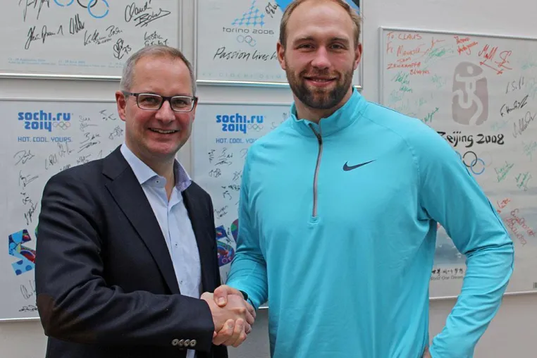 Bild: Startschuss für Team M Line mit Miriam Gössner und Robert Harting