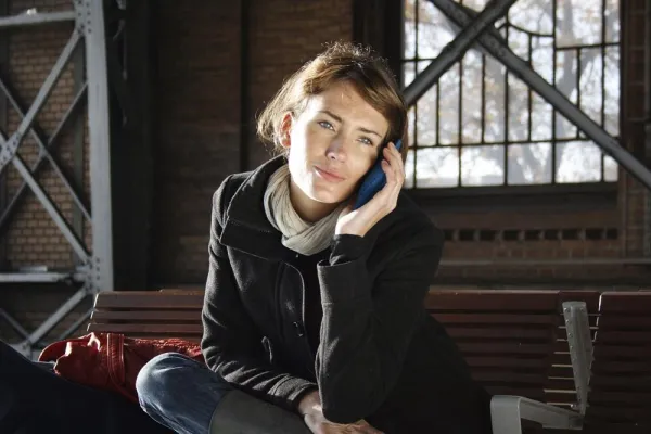 Bild: Telefonieren – mit 70% weniger Handy Eigenstrahlung