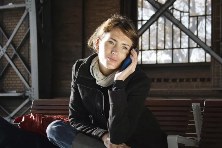 Bild: Telefonieren – mit 70% weniger Handy Eigenstrahlung