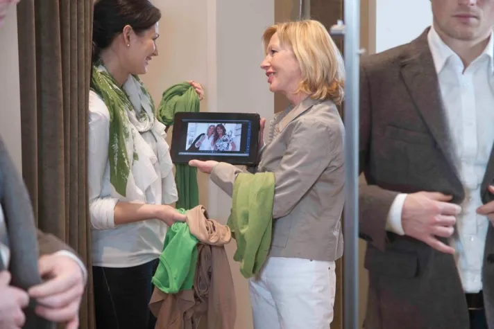 act´o-soft präsentiert das Retail Tablet auf der EuroCIS 2012 Bild: act´o-soft präsentiert das Retail Tablet auf der EuroCIS 2012