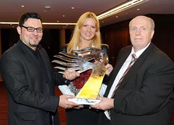 Bild: „Von Mensch zu Mensch“ gewinnt den Health-Media-Award 2009 in der Kategorie Kampagne/Charity
