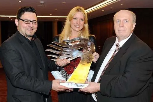 Bild: „Von Mensch zu Mensch“ gewinnt den Health-Media-Award 2009 in der Kategorie Kampagne/Charity