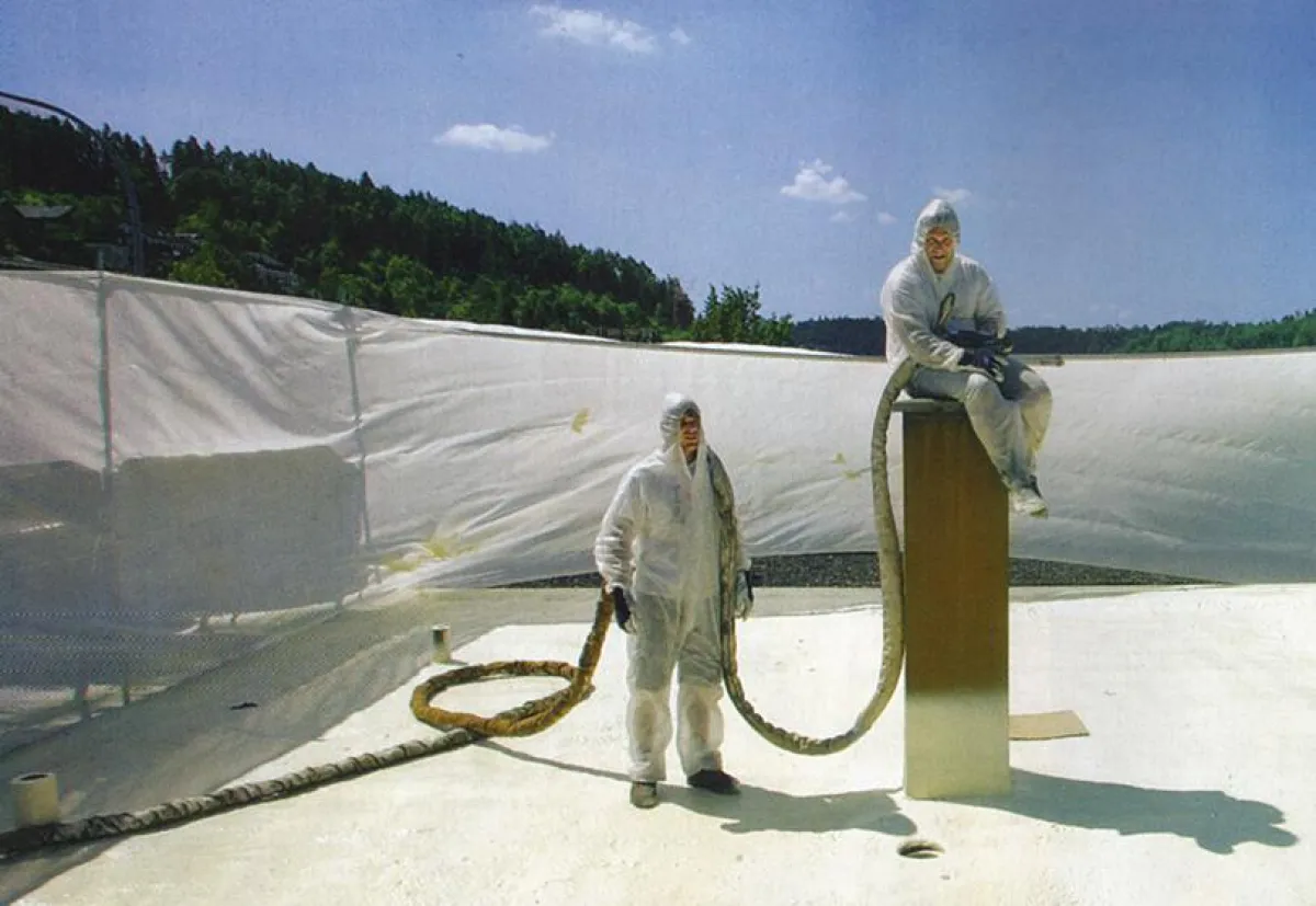 Pause nach der erfolgreichen Dachsanierung mit PUR-Schaum