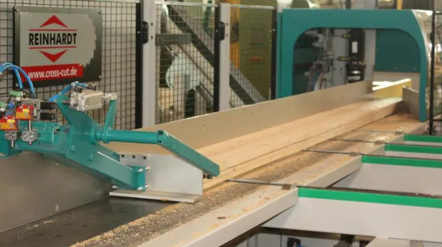 Bild: Vielfältige Zuschnittanlagen für Palettenhersteller