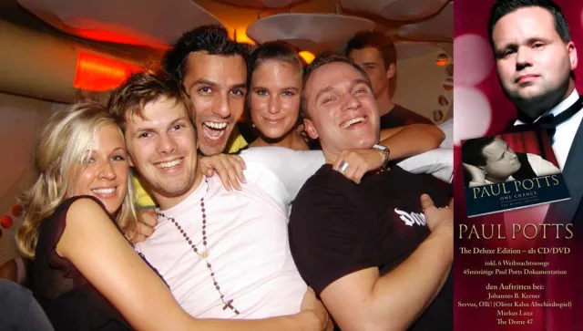 Bild: Je später der Abend - Gratis-Fotos von der Weihnachtsfeier oder vom Betriebsfest – für sich und die Kollegen