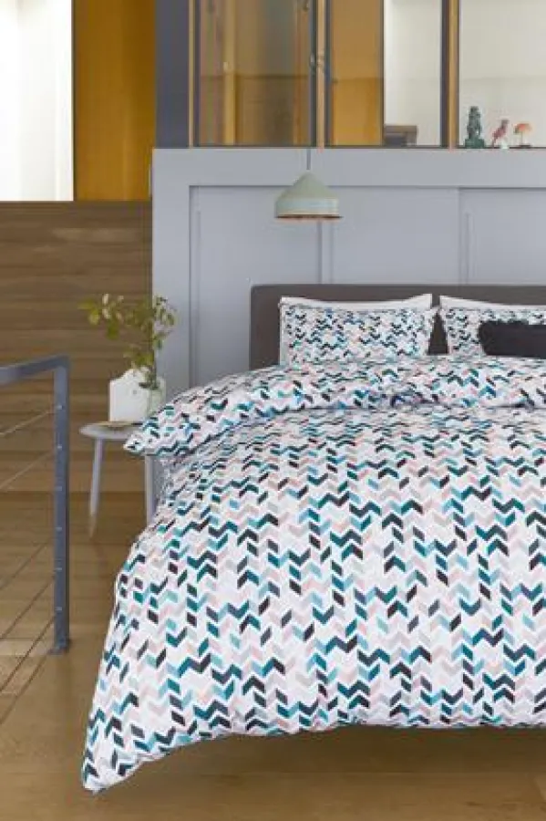 Zig Zag wirkt trotz seines auffälligen Musters aufgrund der subtilen Farbgebung elegant.