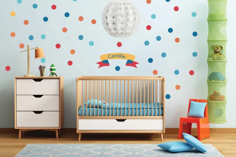 Polka Dots und weitere süße Ideen von StickerKid bringen Persönlichkeit in jedes Kinderzimmer Bild: Polka Dots und weitere süße Ideen von StickerKid bringen Persönlichkeit in jedes Kinderzimmer