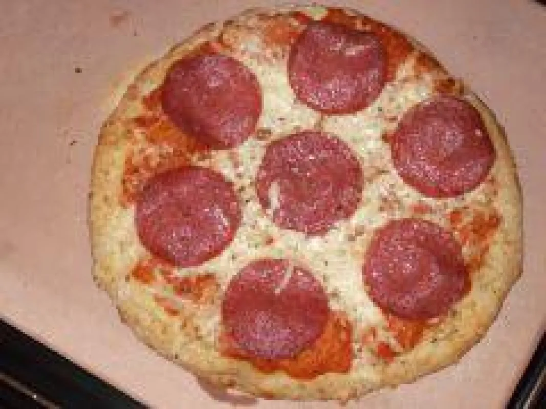 Pizza vom Pizzastein
