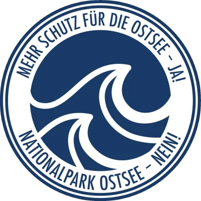 Bild: Friedlicher Protest gegen Nationalpark Ostsee - Sternfahrt auf dem Wasser "Der Sund war bunt!"