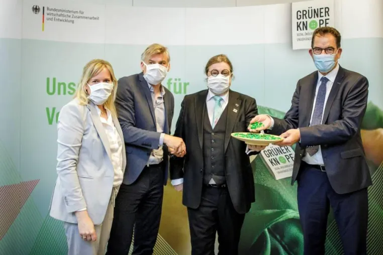 Dorint stellt als erste deutsche Hotelgruppe auf nachhaltige Textilien mit dem Siegel „Gruner Knopf“ um Bild: Dorint stellt als erste deutsche Hotelgruppe auf nachhaltige Textilien mit dem Siegel „Gruner Knopf“ um