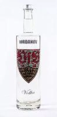 Bild: Iordanov Vodka VfB Stuttgart Edition mit Wappen aus ca. 1.400 funkelnden Kristallen