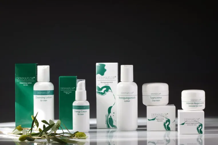 Bild: Natur-Kosmetik shoppen Mann und Frau bei Dermaflor. Web-Shop für sanfte Gesichtspflege öffnet die Pforten.