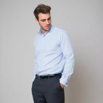 Bild: Große Männer erfreut: RIESENHEMD Hamburg mit zwei neuen Hemden-Modellen in “Slim Fit Long”
