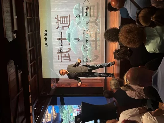 Bild: Michael Okada deckt auf: Was erfolgreiche Führungskräfte von Samurai lernen können