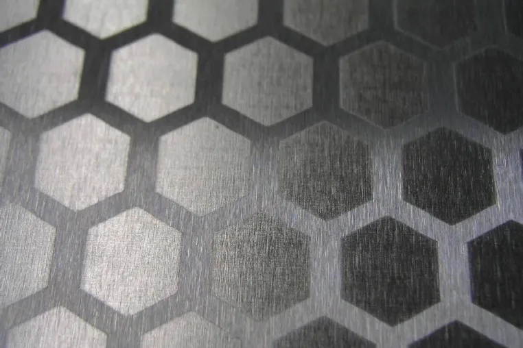 Bild: Neue entwickelte Designschliffe von INOX auf der ALUMINIUM 2010
