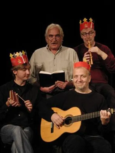 Pit Knorr und Die eiligen drei Könige gastieren mit „Erna, der Baum nadelt!“ im KulturBahnhof Bild: Pit Knorr und Die eiligen drei Könige gastieren mit „Erna, der Baum nadelt!“ im KulturBahnhof