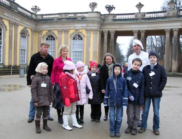 Bild: Kulturministerin Dr. Münch unterstützt Bildungskampagne "Kinder beflügeln"