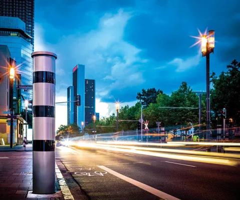 Zehn Jahre POLISCAN-Säule in der Verkehrsüberwachung Bild: Zehn Jahre POLISCAN-Säule in der Verkehrsüberwachung