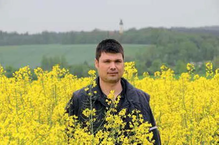 Bild: Auf die Plätze, Raps, los. AlzChem Kalkstickstoff für Bodenhygiene im Rapsanbau