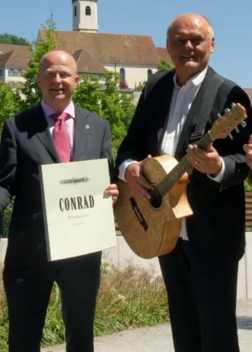 Bild: Michael Theurer, MdB - Schirmherr des Songprojekts für Hoffnung von Conny Conrad - "Send me a little light"