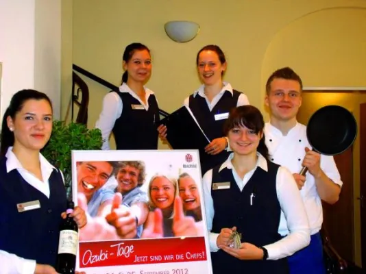 Bild: Azubis übernehmen Verantwortung