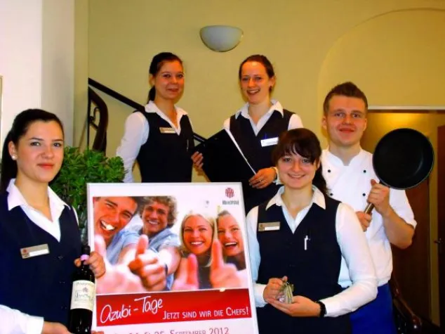 Bild: Azubis übernehmen Verantwortung