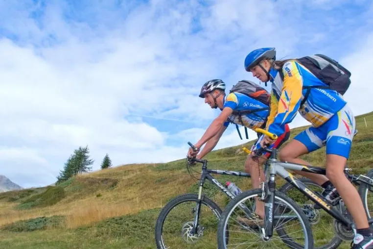 Bild: Mountainbike-Erlebnis zwischen Berg und Historie