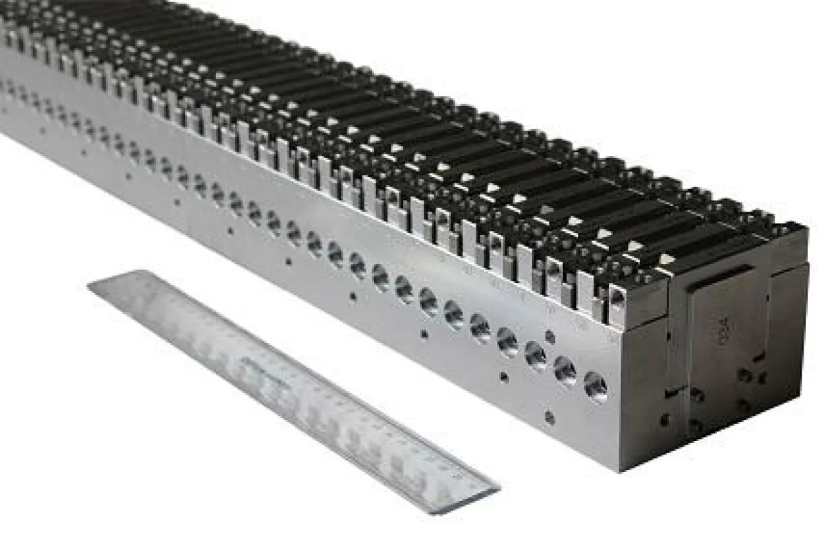 Trägerstruktur mit VACOFLUX Polteilen und Dauermagneten (c) VACUUMSCHMELZE GmbH & Co. KG