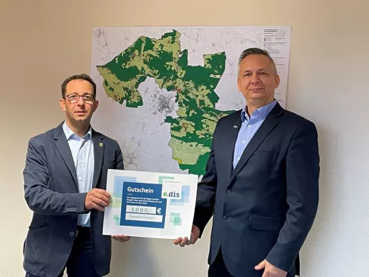 Bild: Soziales Engagement in Brandenburg: Netzbetreiber E.DIS fördert Jugendarbeit in der Feuerwehr Nuthe-Urstromtal