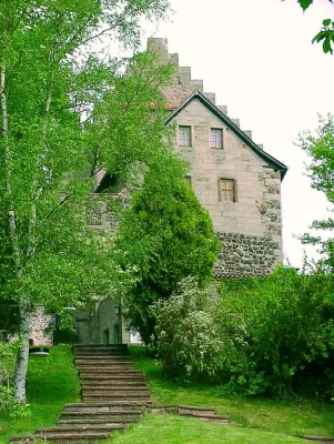 Ferienkurs \"Steinbildhauerei\" - Ein Workshop für Einsteiger und Fortgeschrittene auf BURG FÜRSTENECK Bild: Ferienkurs \"Steinbildhauerei\" - Ein Workshop für Einsteiger und Fortgeschrittene auf BURG FÜRSTENECK