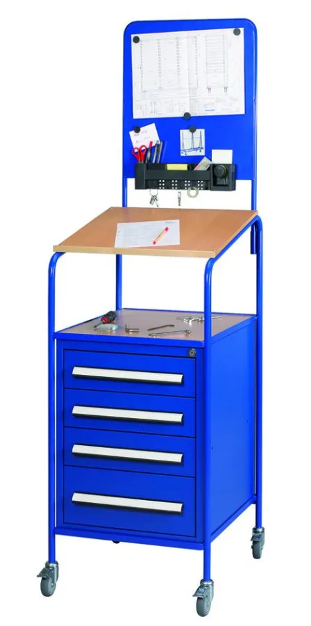 Höchstmögliche Flexibilität bietet das mobile Werkstattpult aus dem Hause BRAUCKE, das mit einem aufsteckbaren Pinboard in Lagern, Werkstätten oder Montagehallen für Bürokomfort auf kleinstem Raum sor