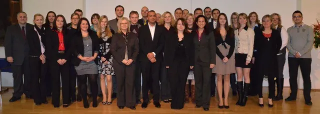 Bild: 40 Absolventinnen und Absolventen verabschiedet