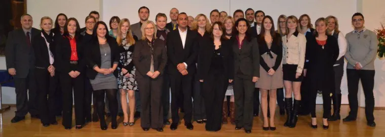 Bild: 40 Absolventinnen und Absolventen verabschiedet