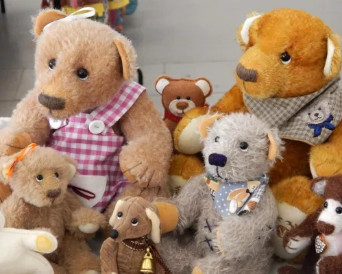 Bild: 1. Advent: Puppen- und Teddymesse in Marienberg